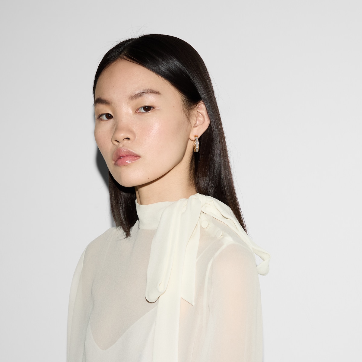 大注目 Silk georgette top in ivory | GUCCI® US 財布