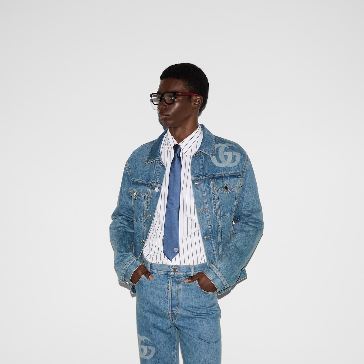 Silk jacquard tie with Gucci crest