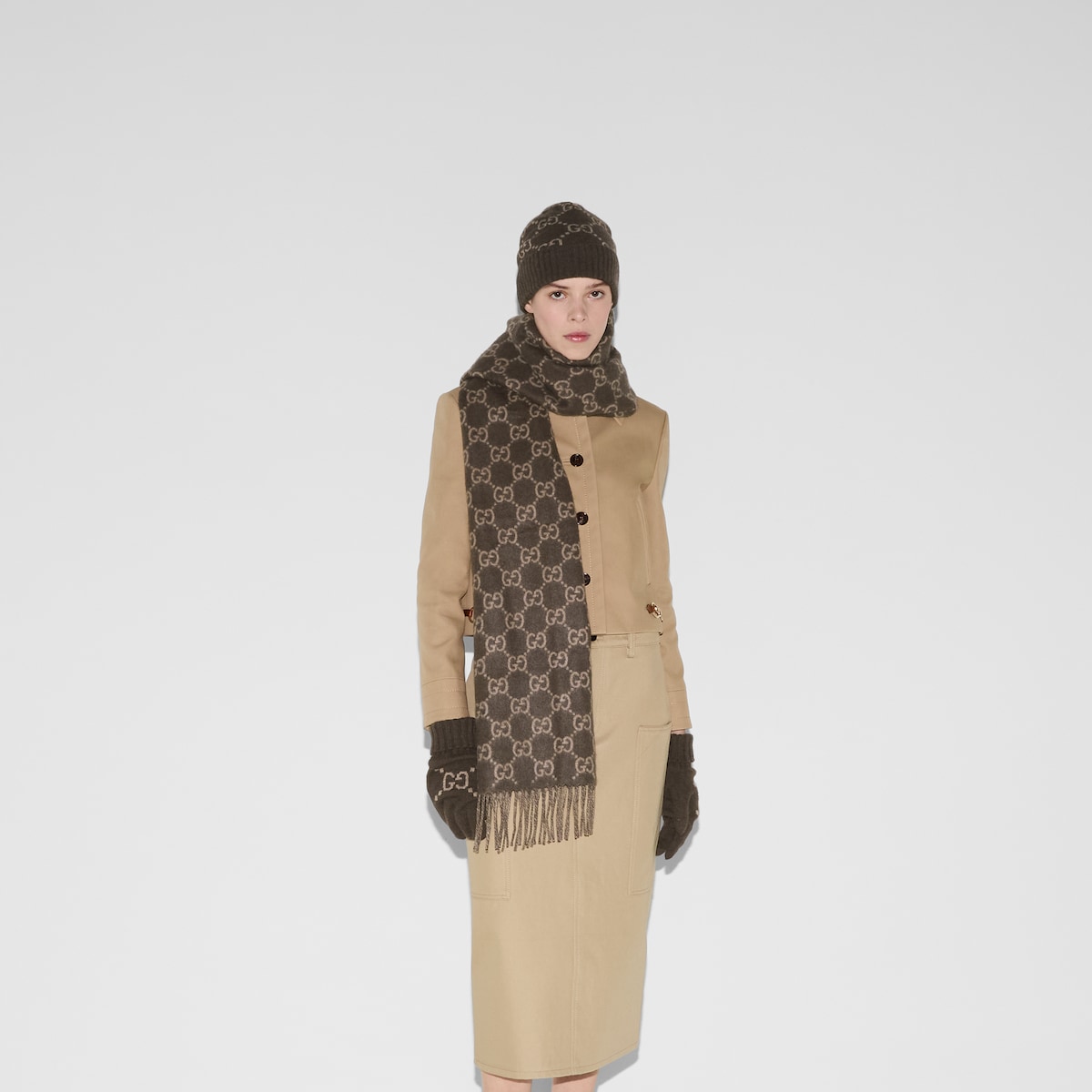 GG カシミア スカーフ ・ベージュ | GUCCI公式