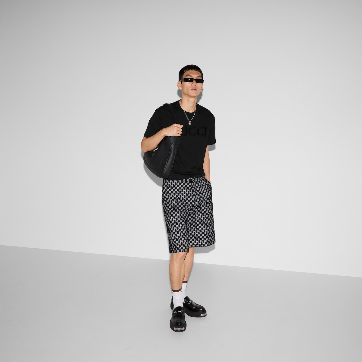 グッチ Tシャツ 796395 XJGQT 1152 ブラック サイズL Printed cotton jersey T-shirt in black | GUCCI® US