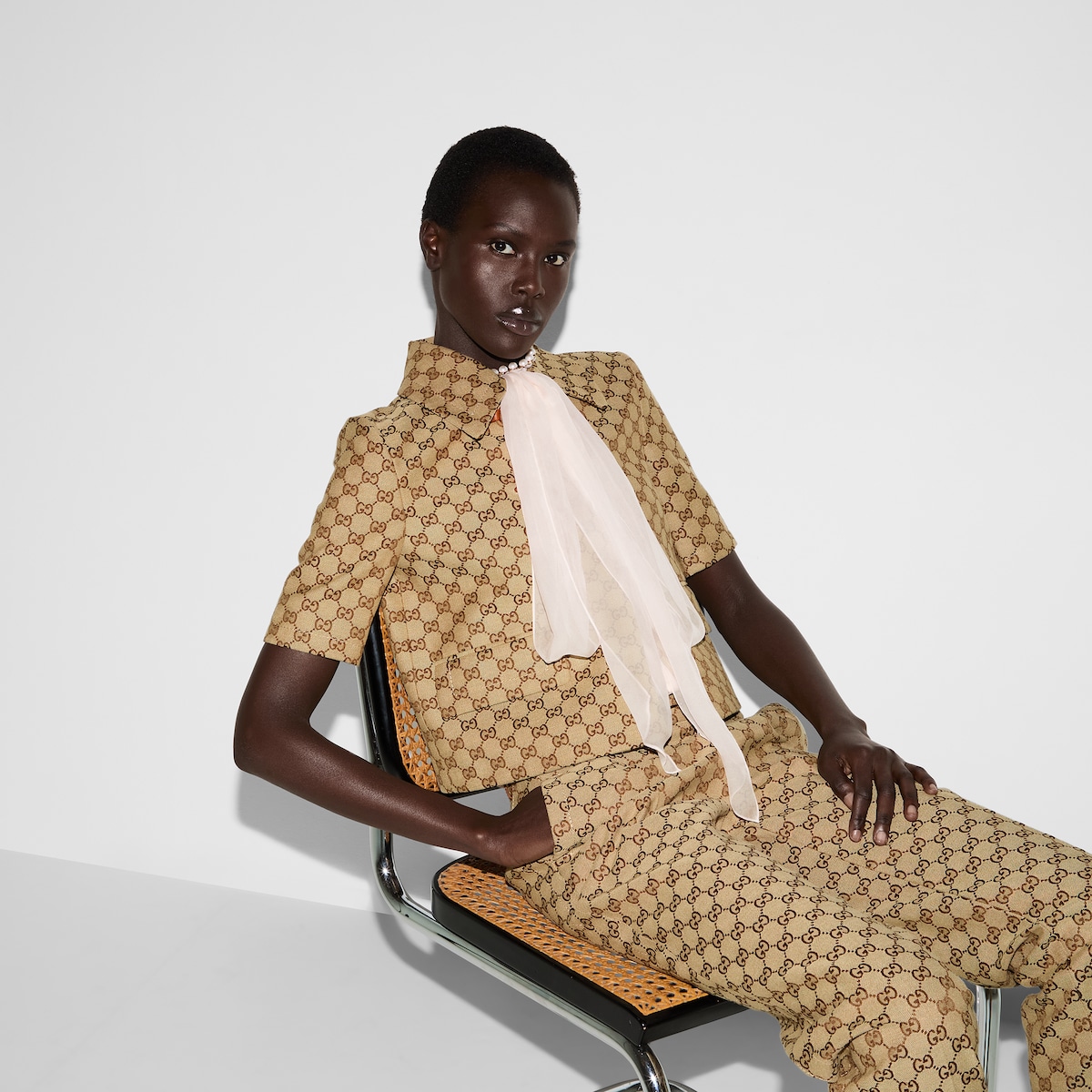 820434_Z8BZF_2580_007_100_0000