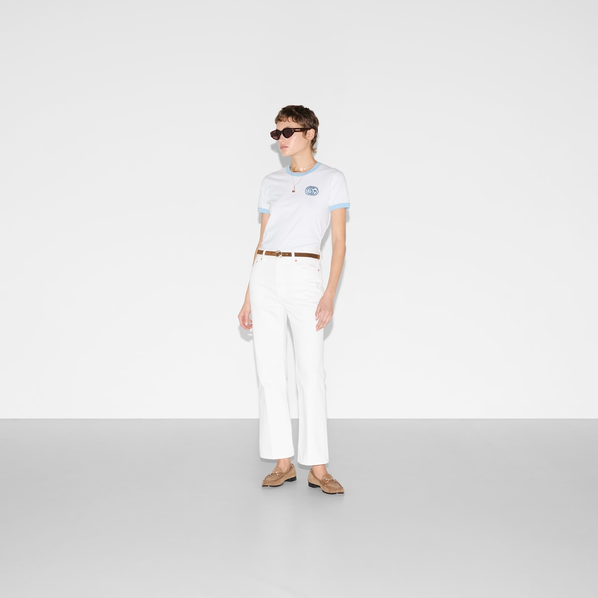 エンブロイダリー付き コットンジャージー Tシャツ ・ホワイト エンブロイダリー付き コットンジャージー Tシャツ ・ホワイト