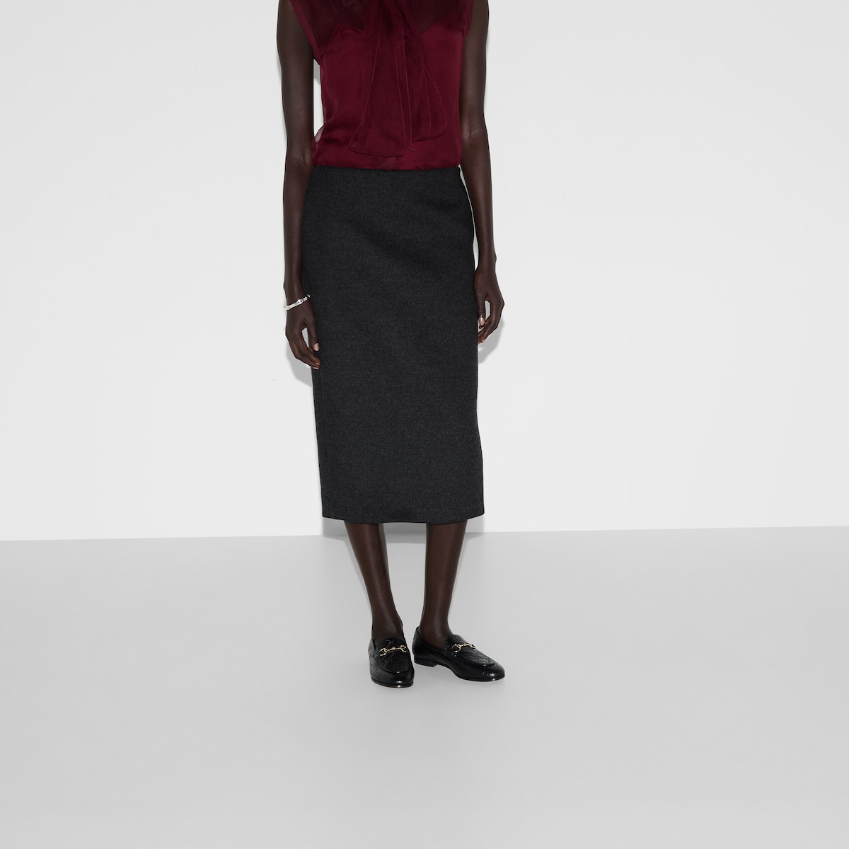 Embroidered wool and silk skirt in dark grey and light grey