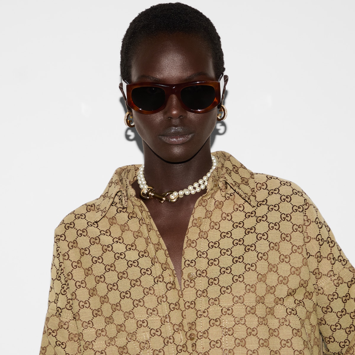 ローセットインスリーブ GGキャンバスシャツ GG canvas overshirt in camel and dark brown | GUCCI® US