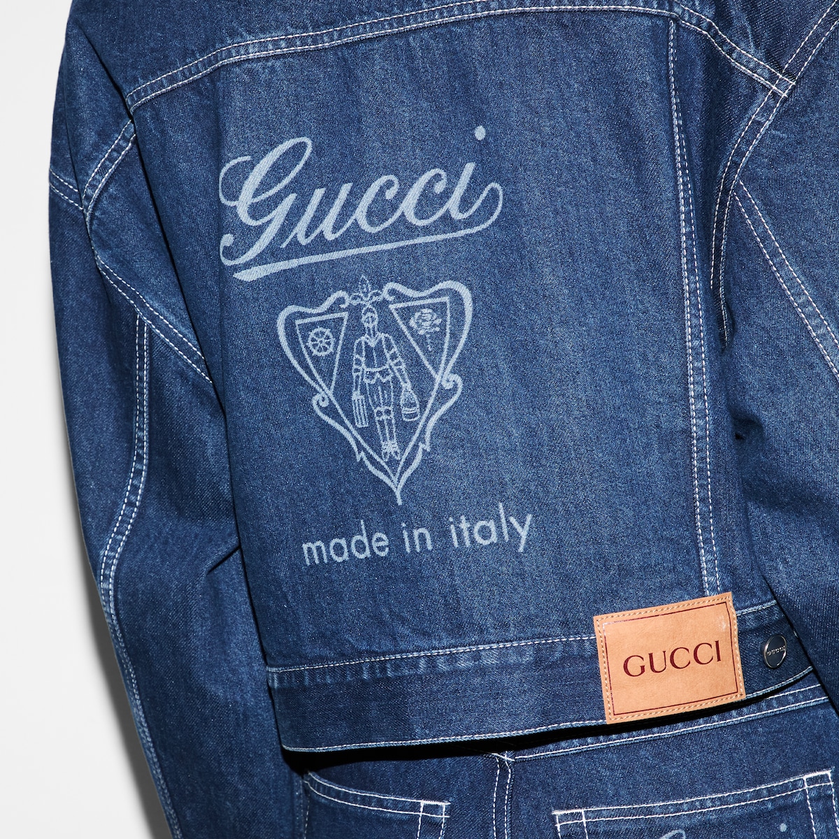 Relaxed cropped fit denim jacket