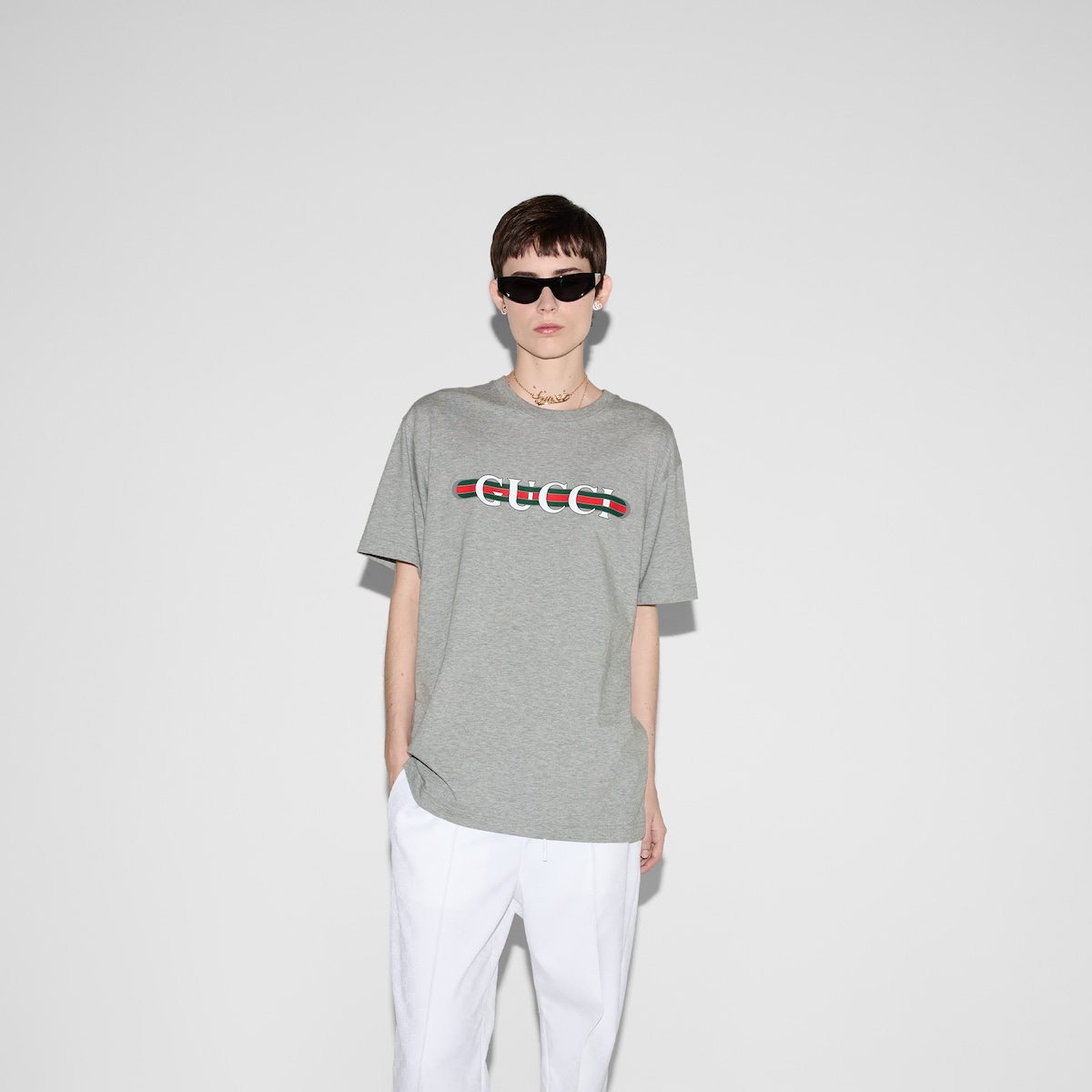 ◆GUCCI◆ PRINTED COTTON JERSEY T-SHIRT グレー Tシャツ Printed cotton jersey T-shirt in grey | GUCCI® US