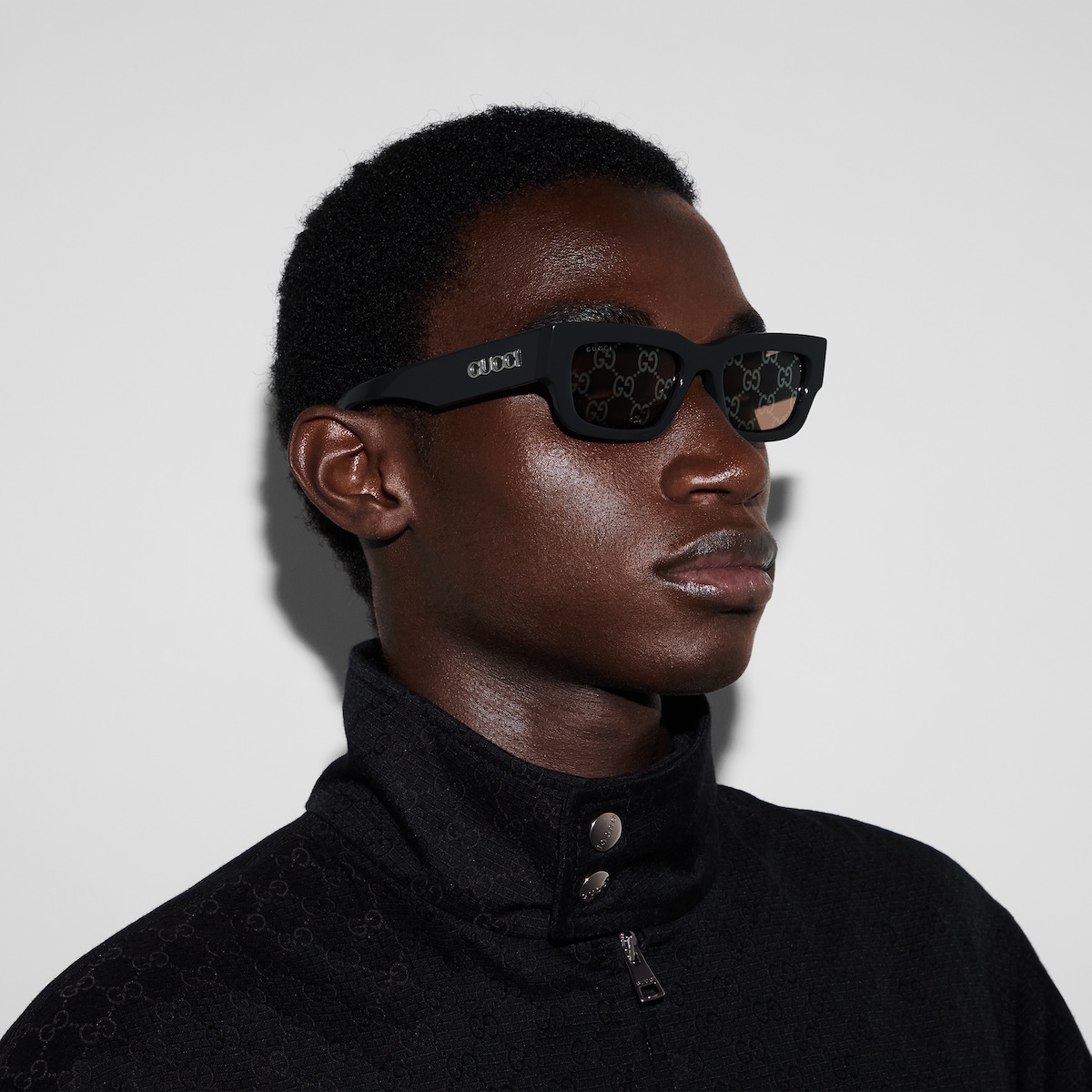 sazae　1207 Rectangular frame sunglasses in black | GUCCI® CA