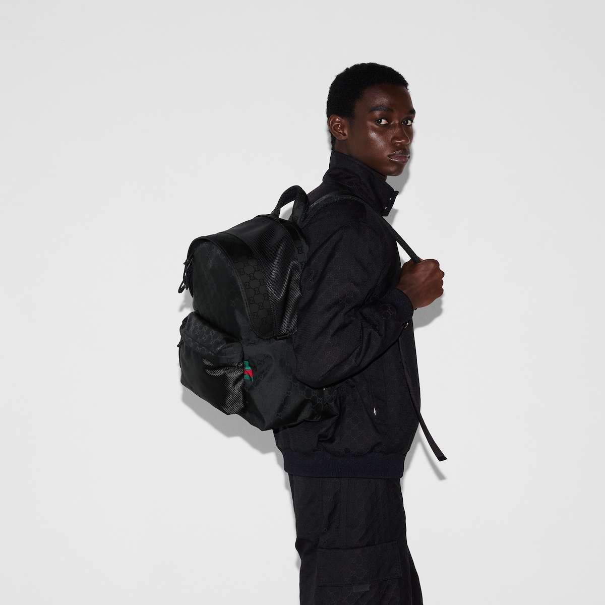 GGナイロン ミディアム バックパック ・ブラック GGナイロン | GUCCI公式