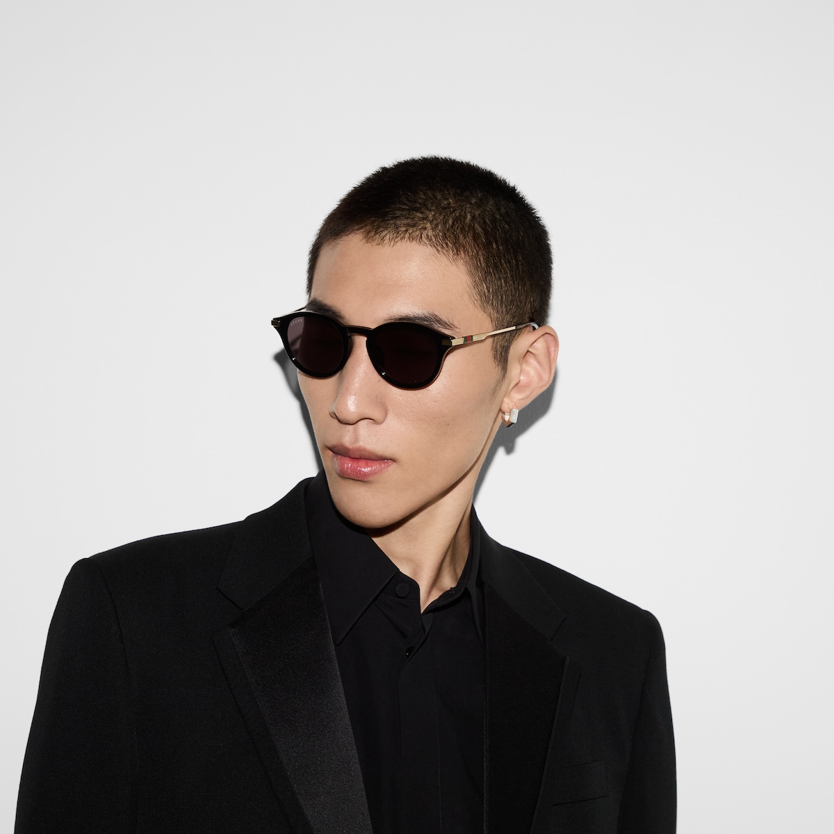 ぽ*ま様 Gucci ブラック ラウンド型サングラス 819593_J0740_1012_001_100_0000