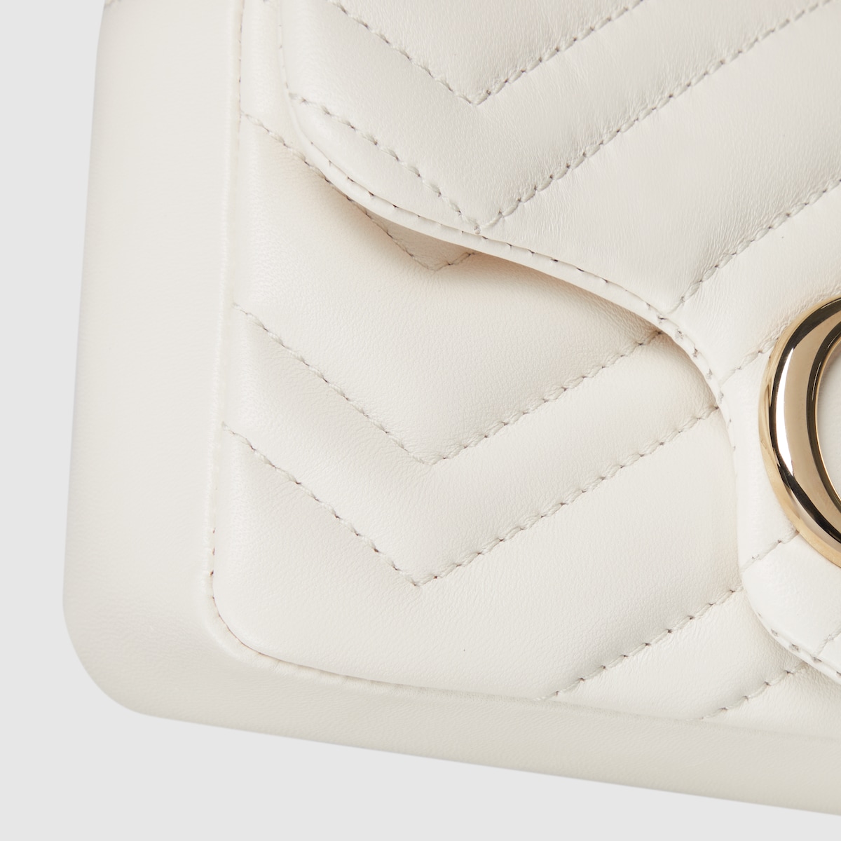 GGマーモント〕ミニ ショルダーバッグ ・ホワイト レザー | GUCCI公式