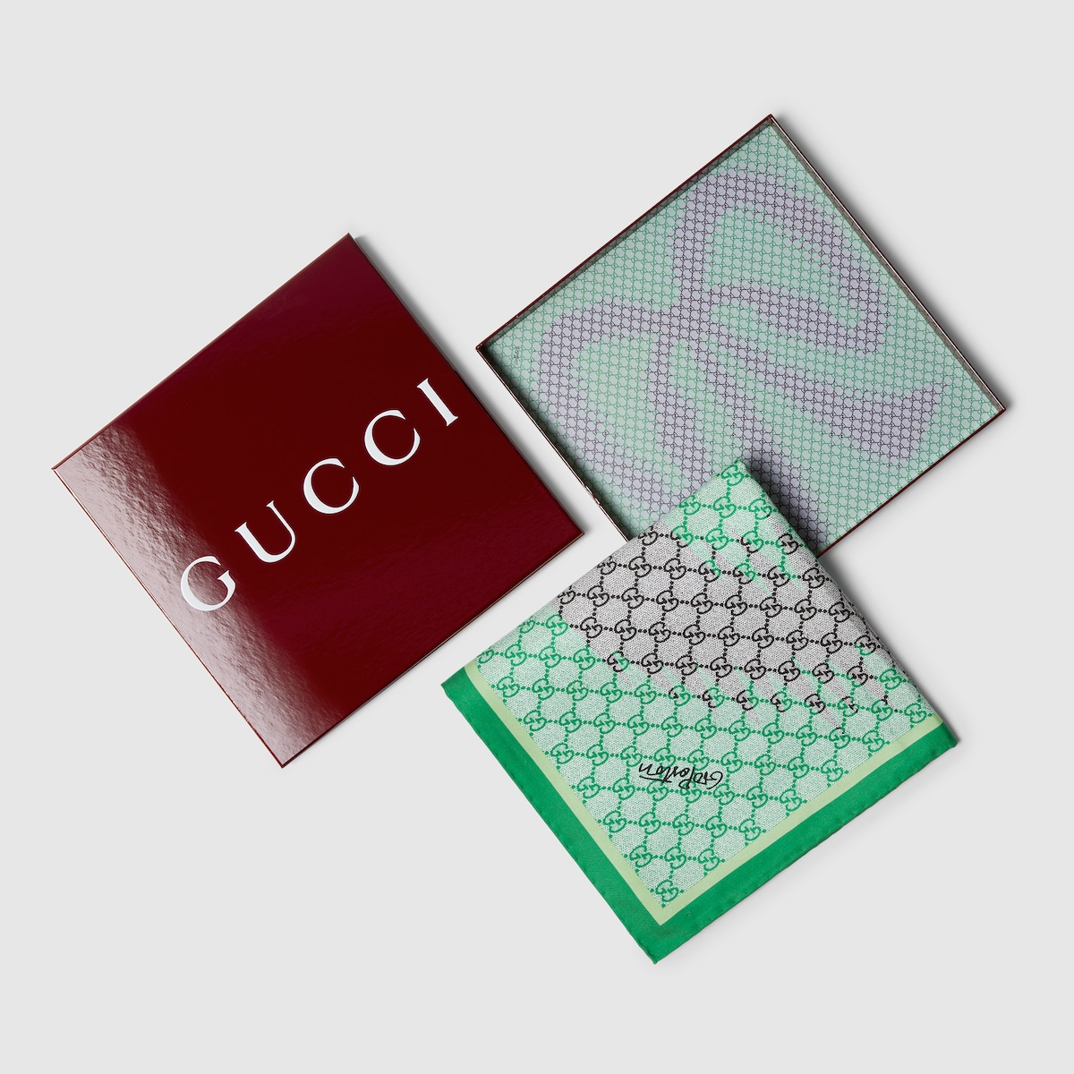 GUCCI シルクスカーフ 90cm 90 x 90 プロジェクト プリント シルクスカーフ ・グリーン | GUCCI公式