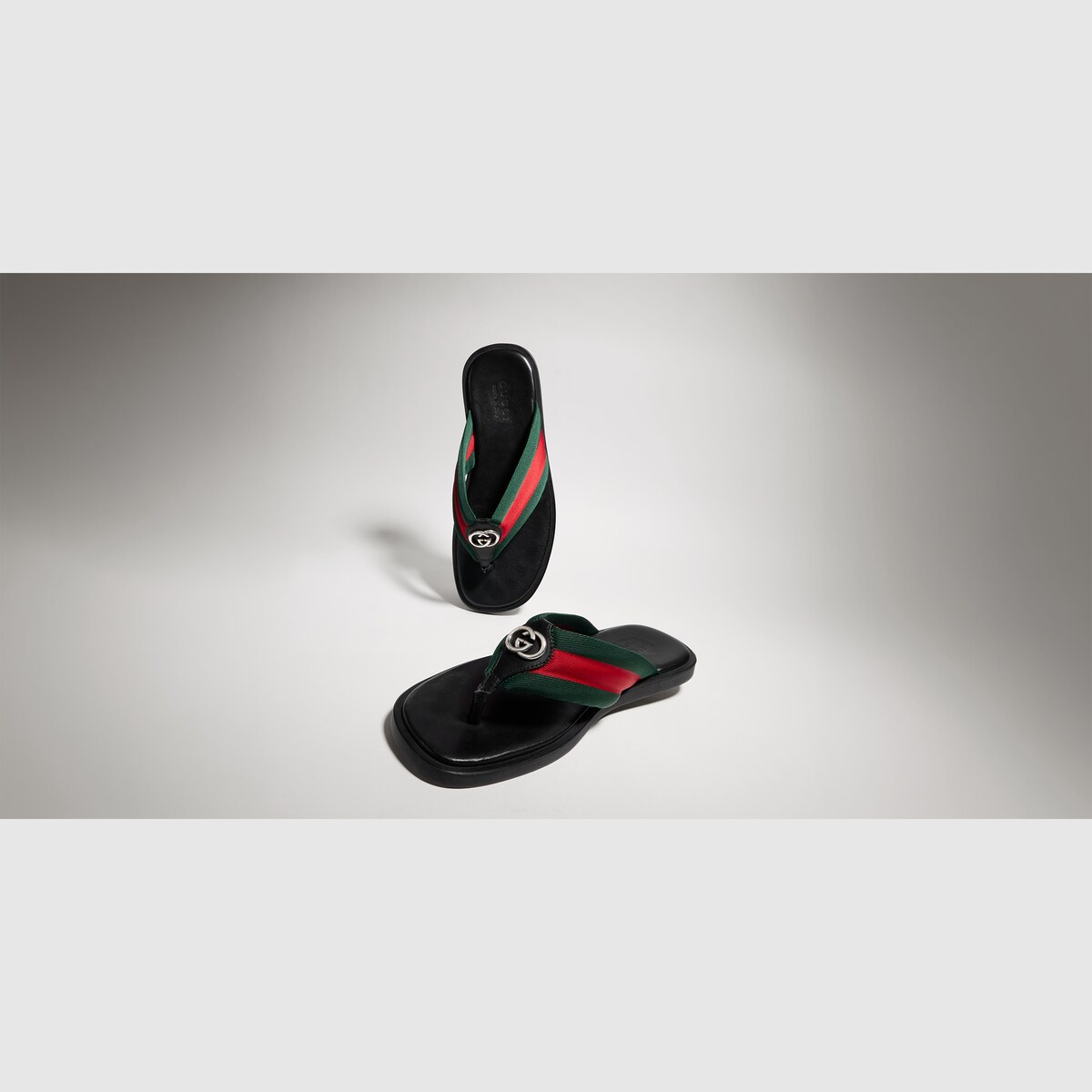 Men's thong sandal with Interlocking G in green and red nylon - thumbnail 2