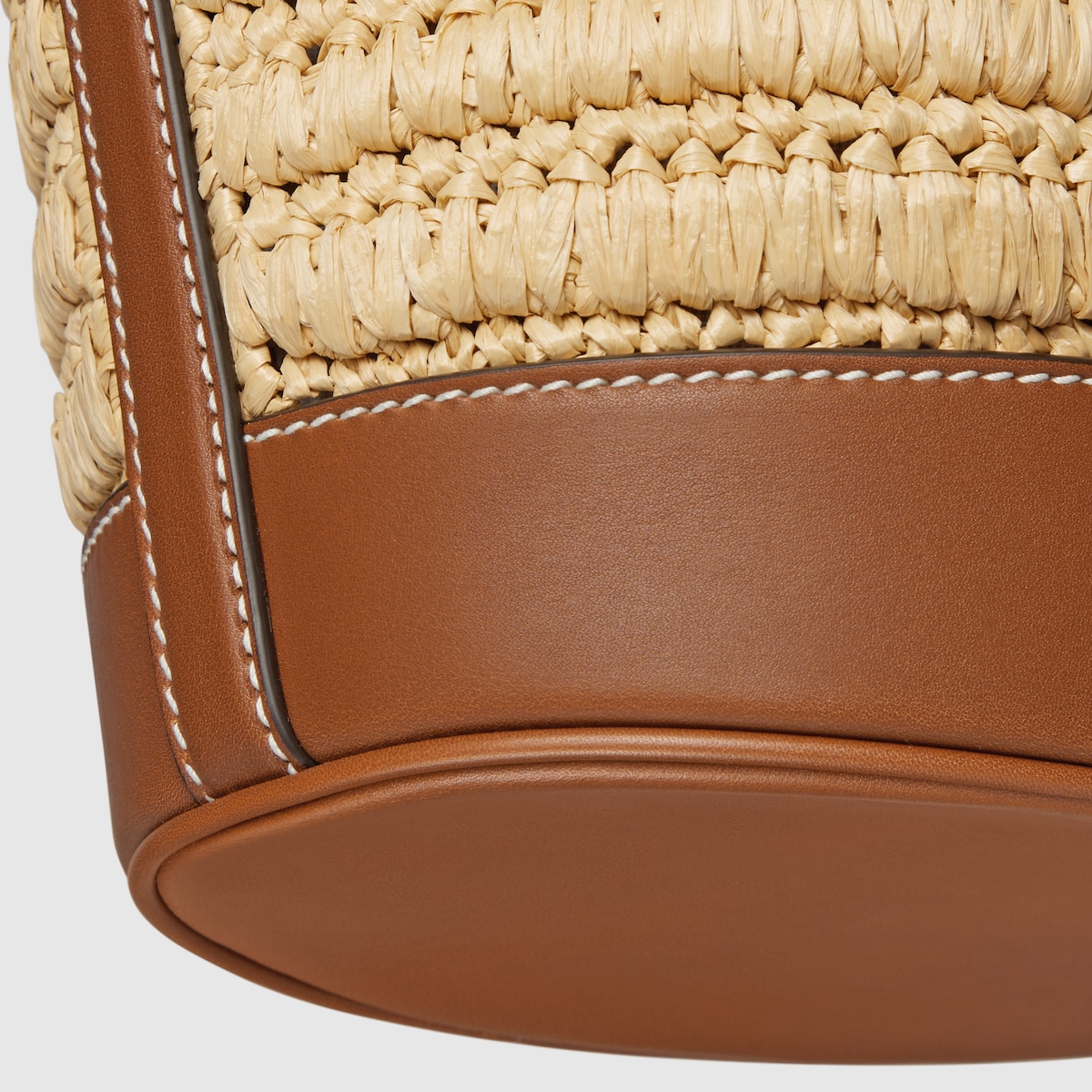 ショルダーバッグ・ポシェット GUCCI TWO-TONE RAFFIA MINI GUCCI SUMMER BUCKET BAG Two-tone raffia mini Gucci Summer bucket bag – G&B
