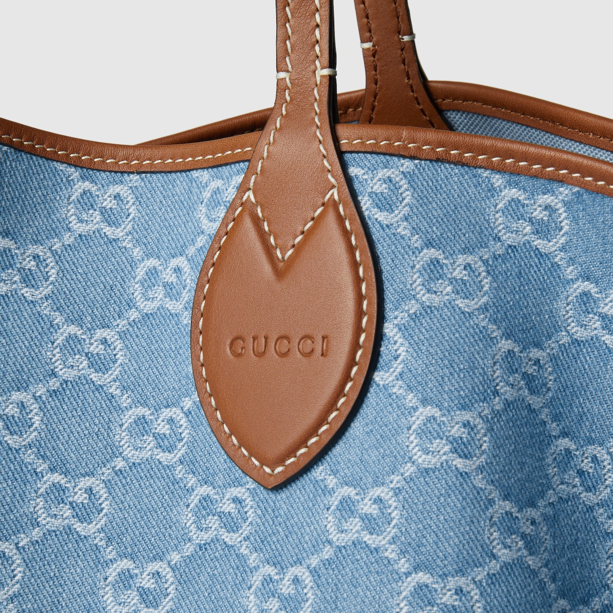 Gucci Totissima系列大号托特包 in蓝色和白色GG丹宁面料 | GUCCI® Australia