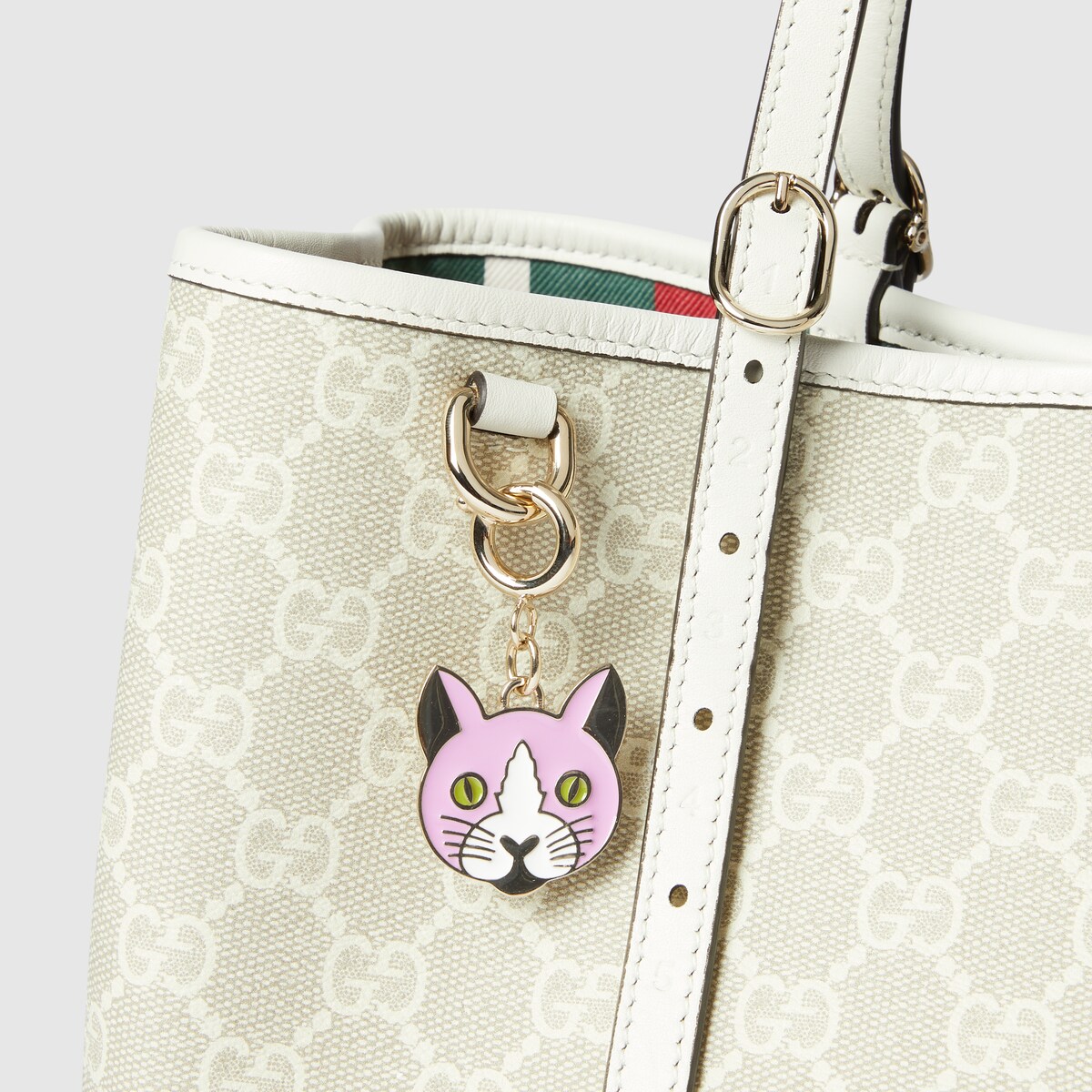 GUCCI グッチ ドッグシェイプ バッグ チャーム GP×PVC 犬型 ピンク ドッグ シェイプ バッグ チャーム ・ライトピンク GGスプリーム