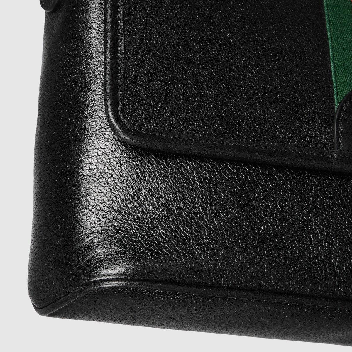 オフィディア〕ミディアム メッセンジャーバッグ ・ブラック ソフト