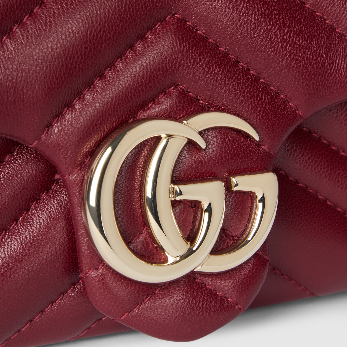 ショルダーバッグ・ポシェット Gucci Mini Borsa Gg Marmont In Pelle GG Marmont mini shoulder bag in Rosso Ancora red leather