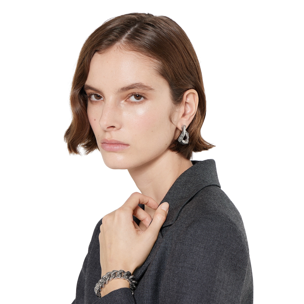 【送料込み】SALE!!Gucciグッチ♪625839 Gucci Signature engraved large earrings in silver-toned