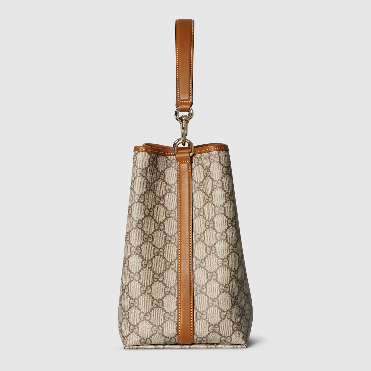 GG Emblem medium bucket bag in beige and brown GG fabric - thumbnail 3