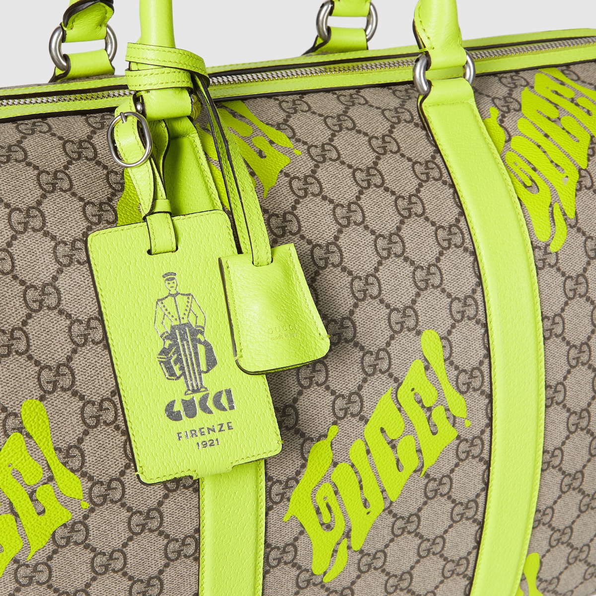 Medium duffle bag with print