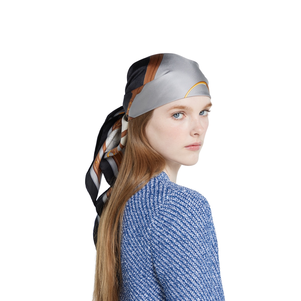 Printed silk carré in grey and ivory | GUCCI® US