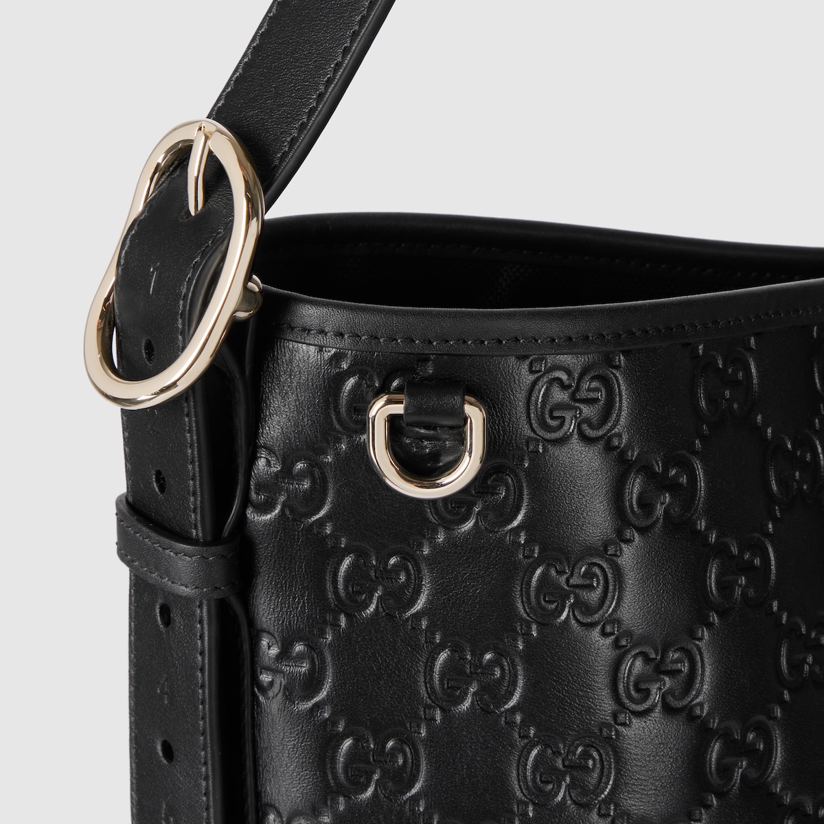 【関税&送料込】Gucci Black Leather Medium Gg Emblem Shoulde GG Emblem medium shoulder bag in black leather | GUCCI® US
