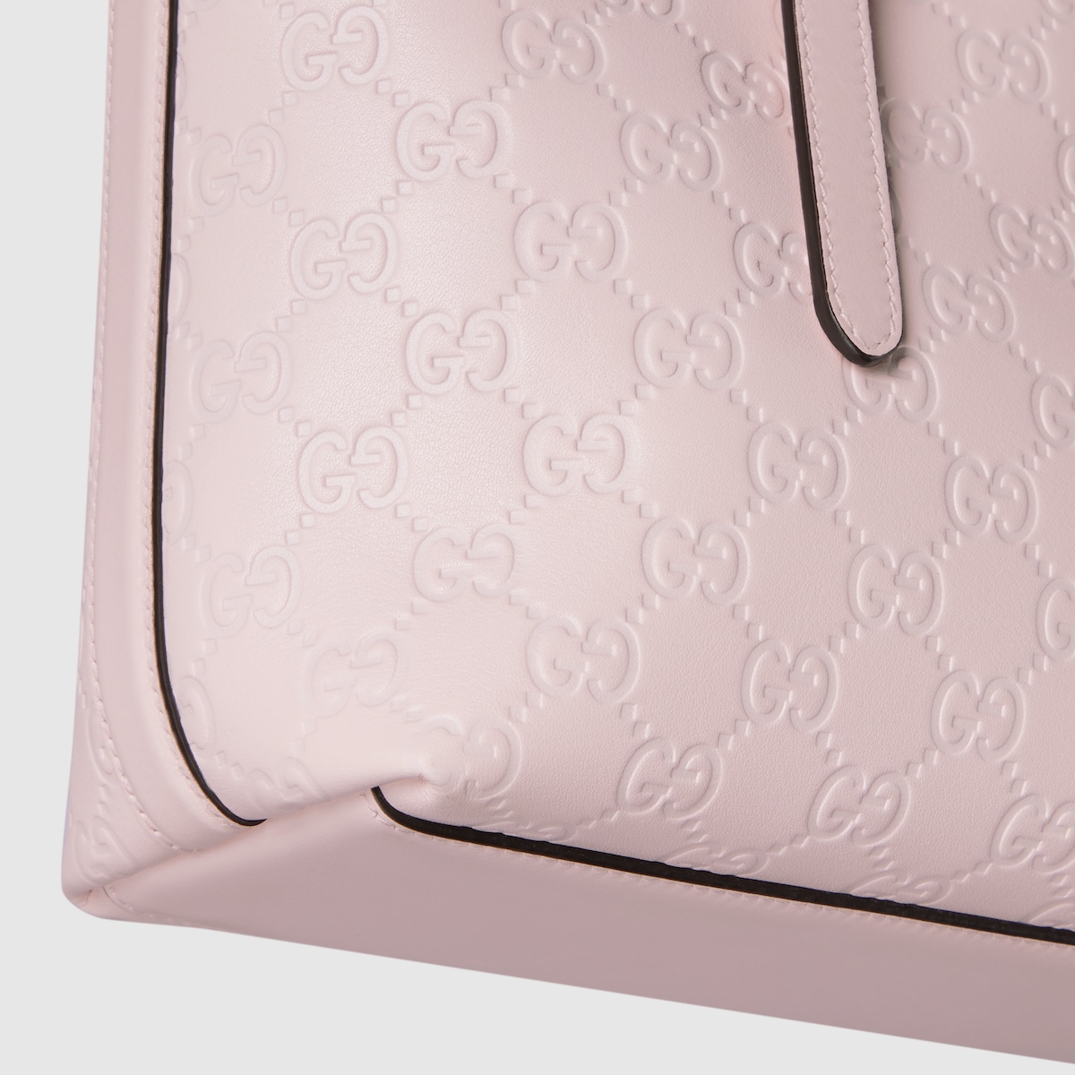 トートバッグ MEDIUM GG EMBLEM SHOPPING BAG GG Emblem medium tote bag in black leather | GUCCI® US
