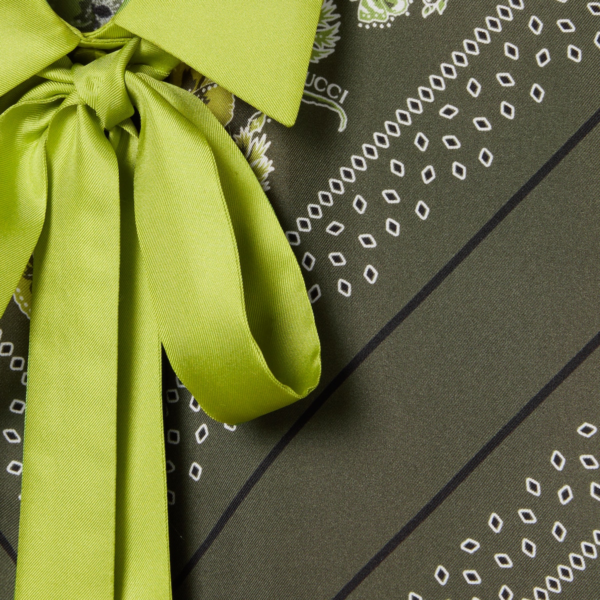 Gucci シャツ Printed silk twill shirt in forest green | GUCCI® US