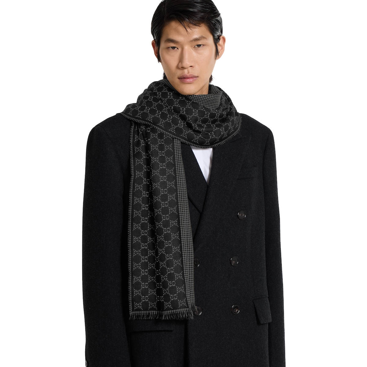 Gucci スクエア ウール＆シルク ストール 143 x 143 GG wool and silk jacquard stole in black and grey | GUCCI® US