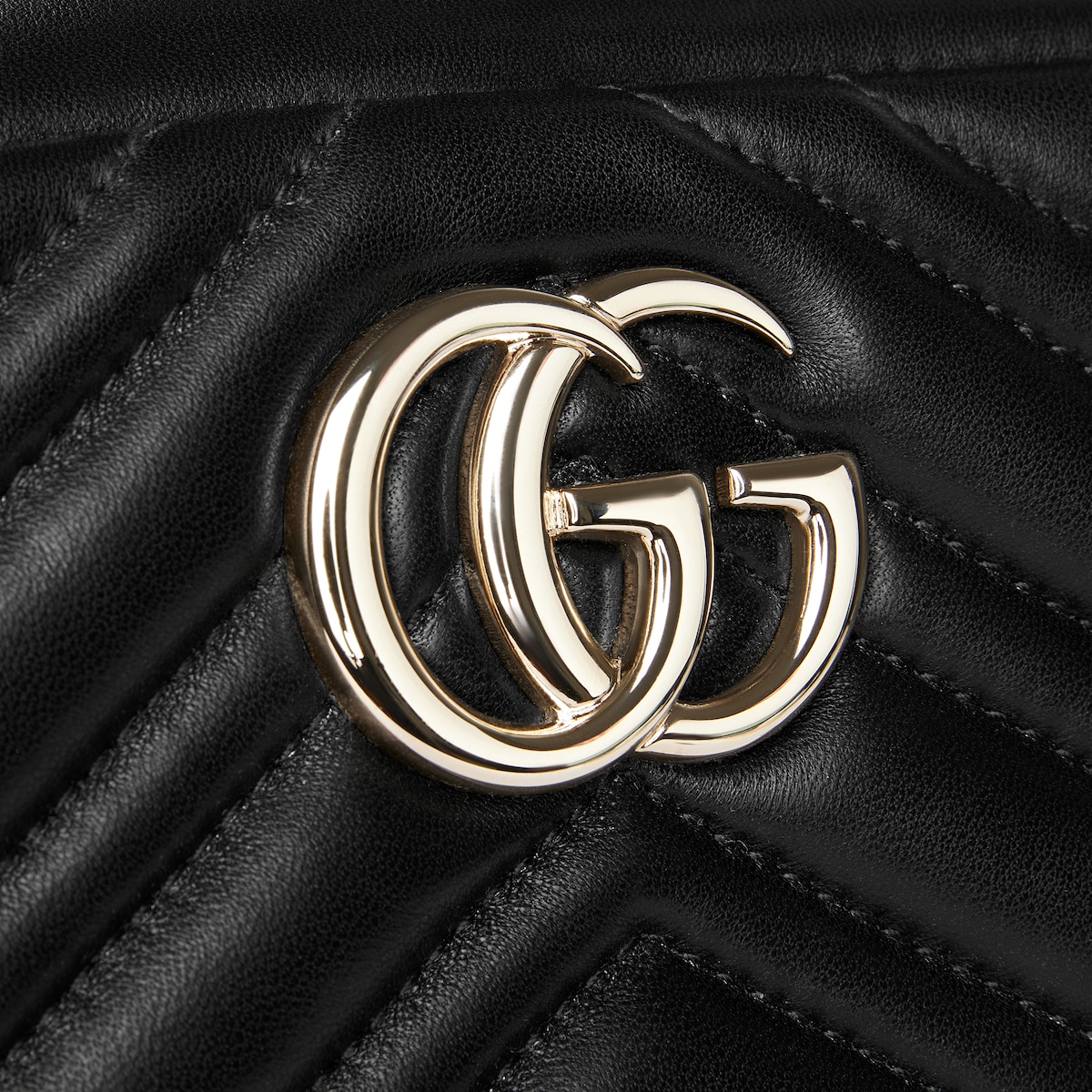 グッチ　GGマーモント スモールカメラバッグ GG Marmont small camera bag in black leather | GUCCI® US