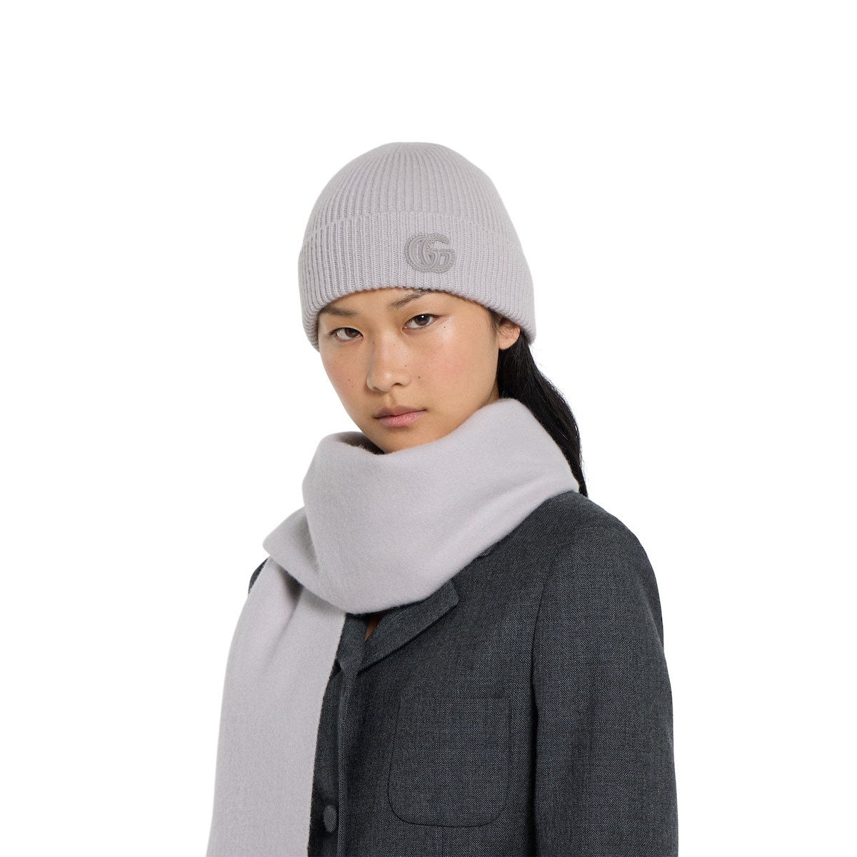Cashmere hat with patch in beige