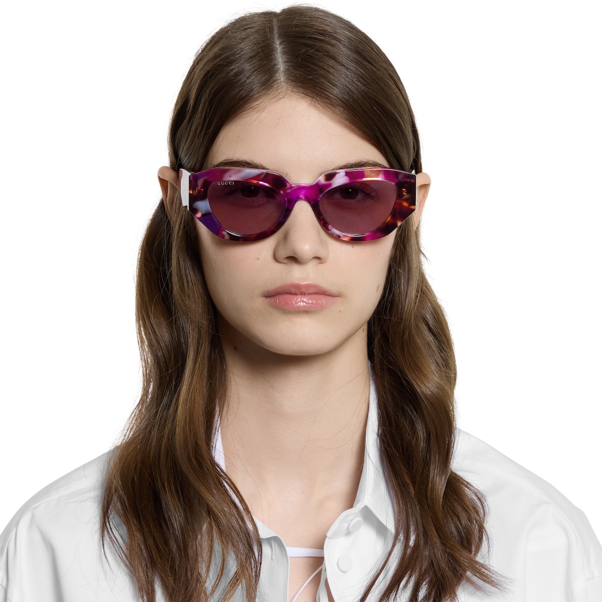 Cat eye frame sunglasses in fuchsia tortoiseshell | GUCCI® US
