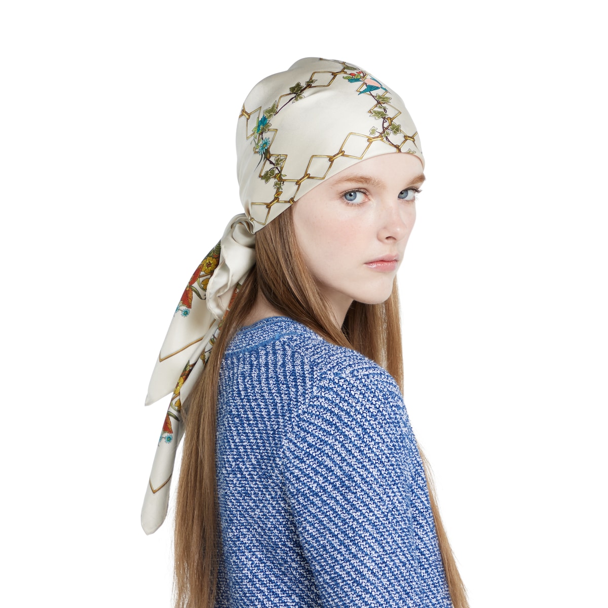 Printed silk twill carré in ivory and multicolor | GUCCI® US