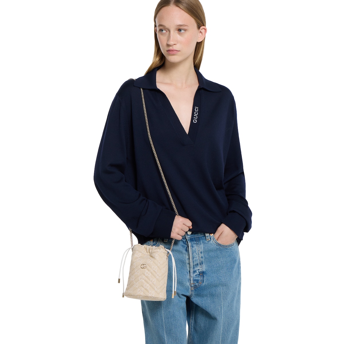 【関税込み】gucci GG Marmont' small bucket bag GG Marmont small bucket bag in taupe and white GG denim