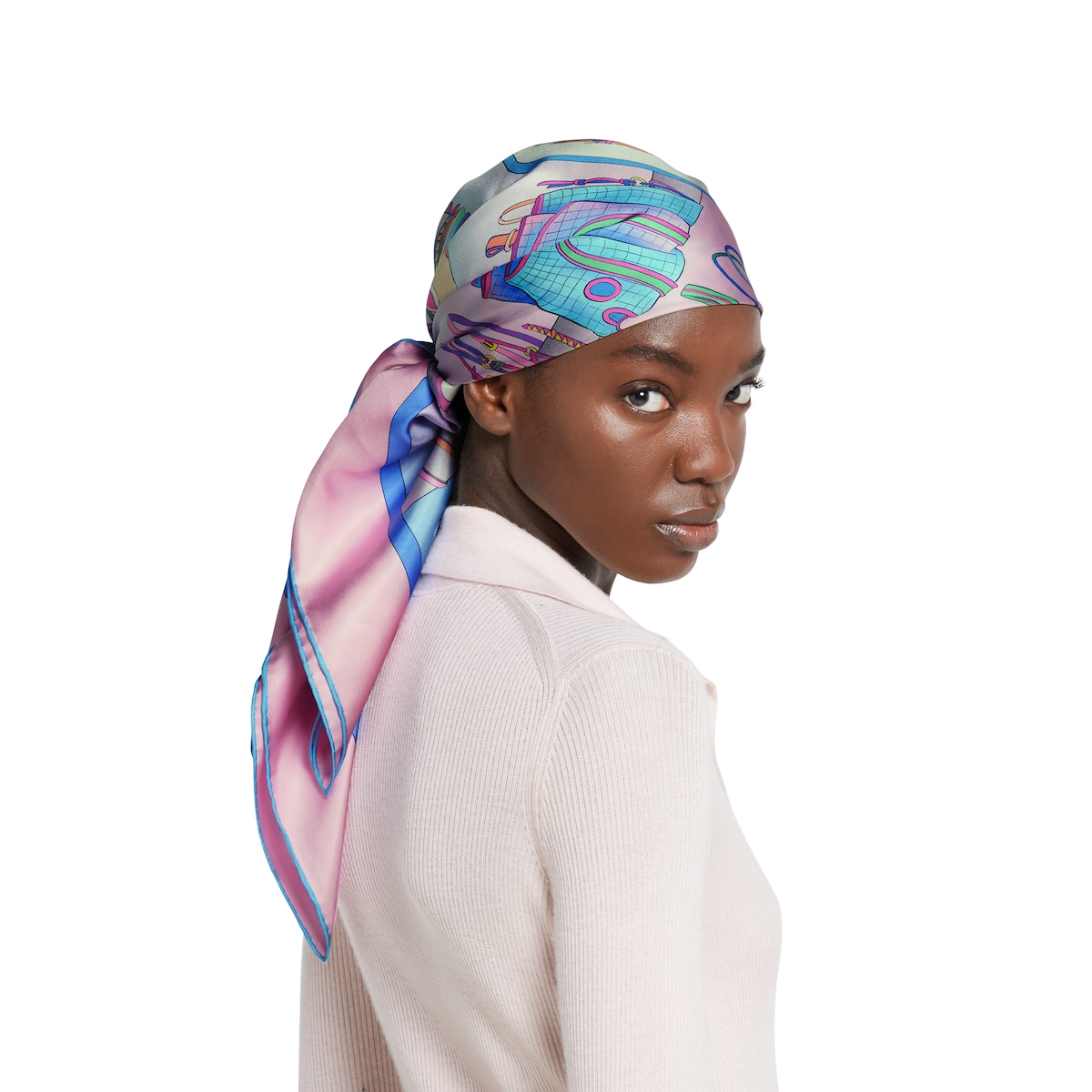 小物 GUCCI 90 x 90 project printed silk carré in light blue and pink