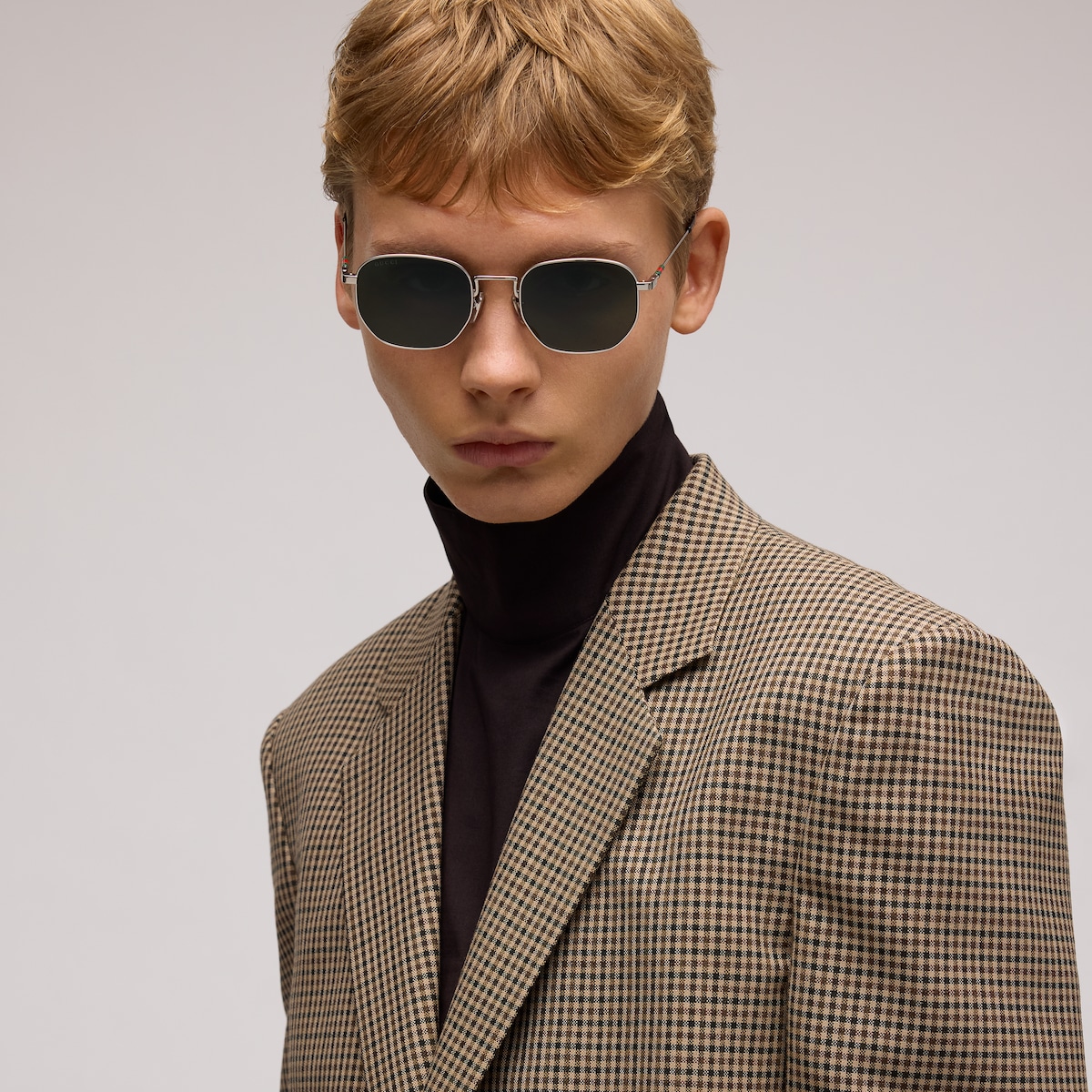 Round frame sunglasses in silver - thumbnail 3