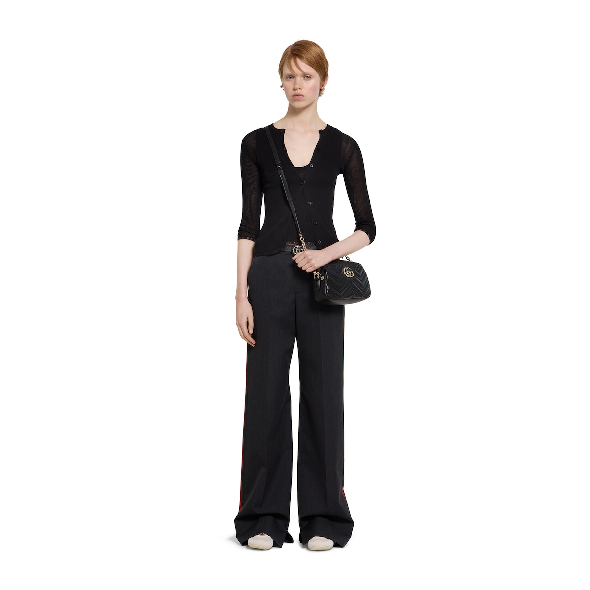 GGマーモント〕スモール カメラバッグ ・ブラック レザー | GUCCI公式