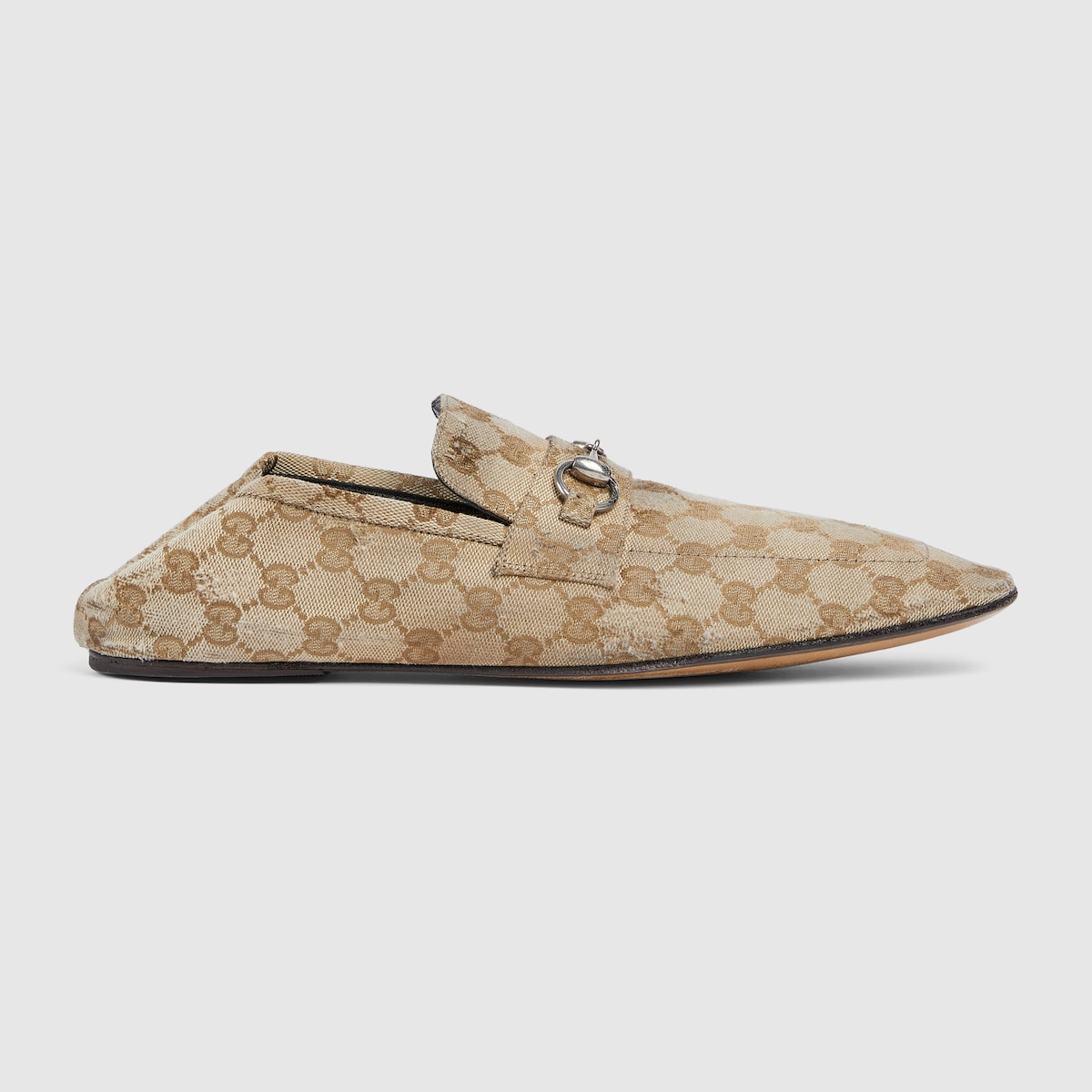グッチ　GUCCI Men's worn-out effect loafer with Horsebit in sand GG canvas