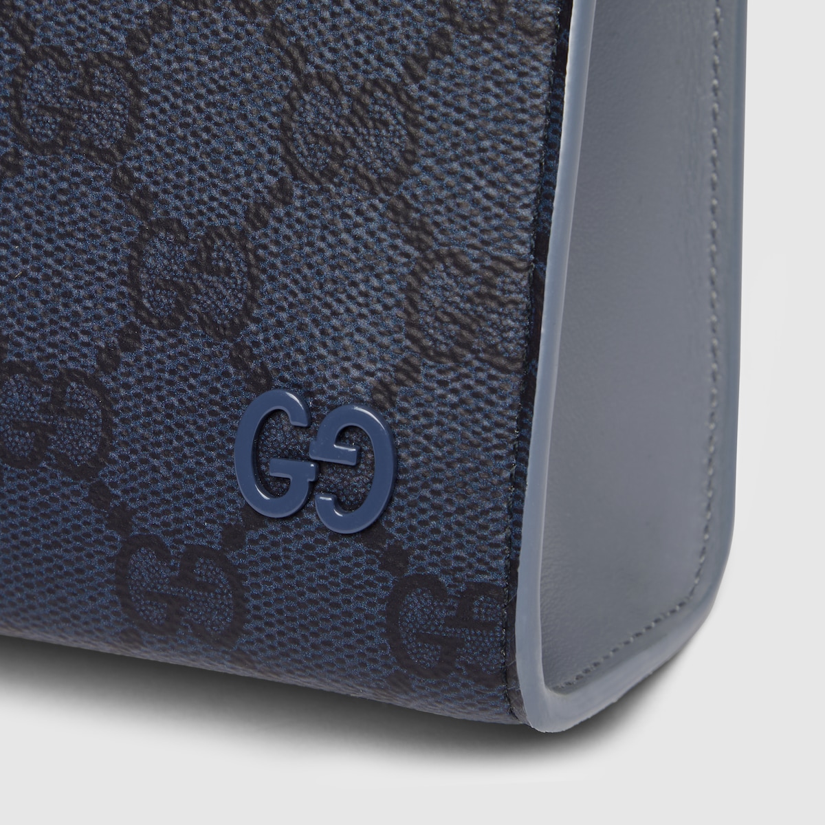Dusty blue trim medium pouch in dark blue GG Supreme - thumbnail 4