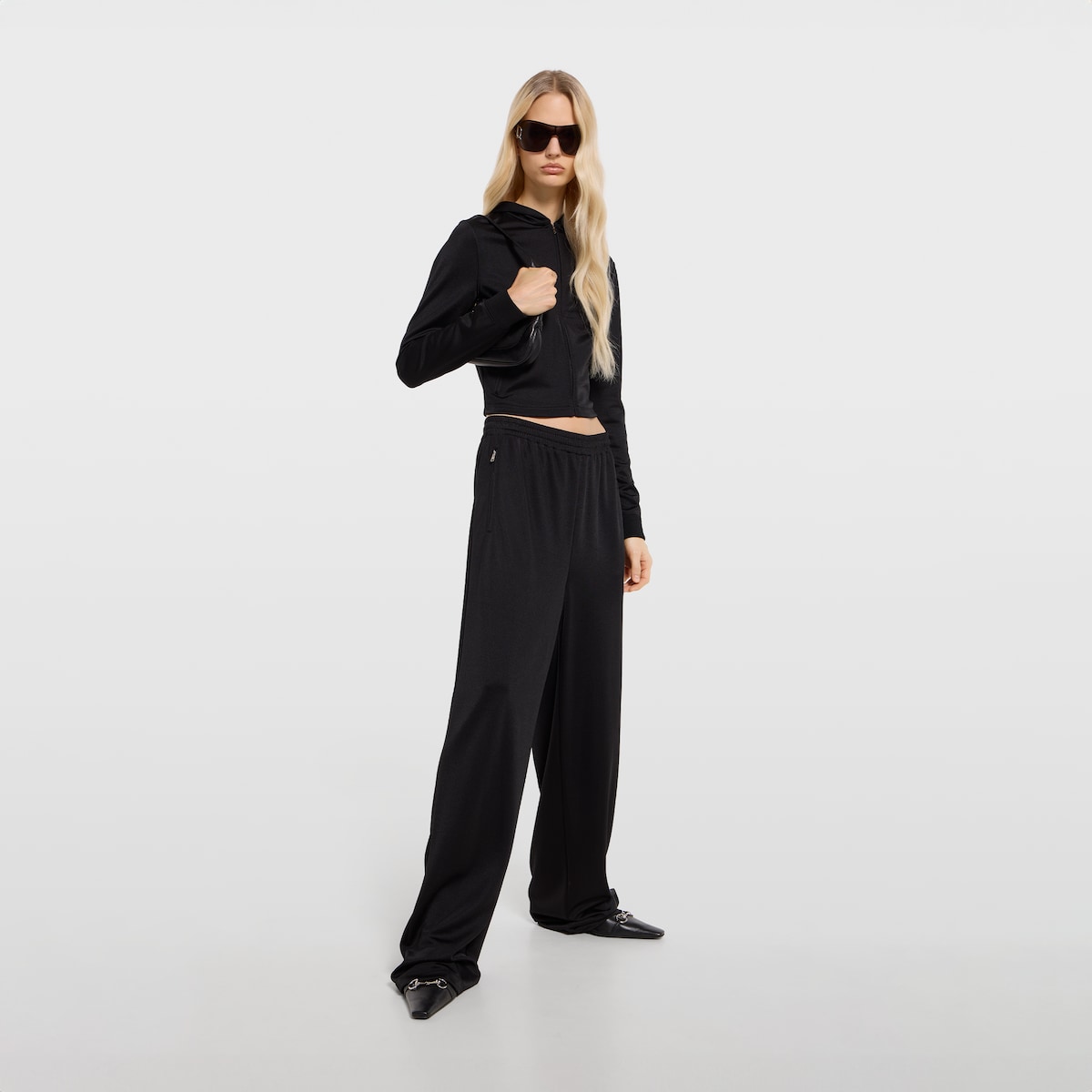 Jersey leisure pants with embroidery in black - thumbnail 3