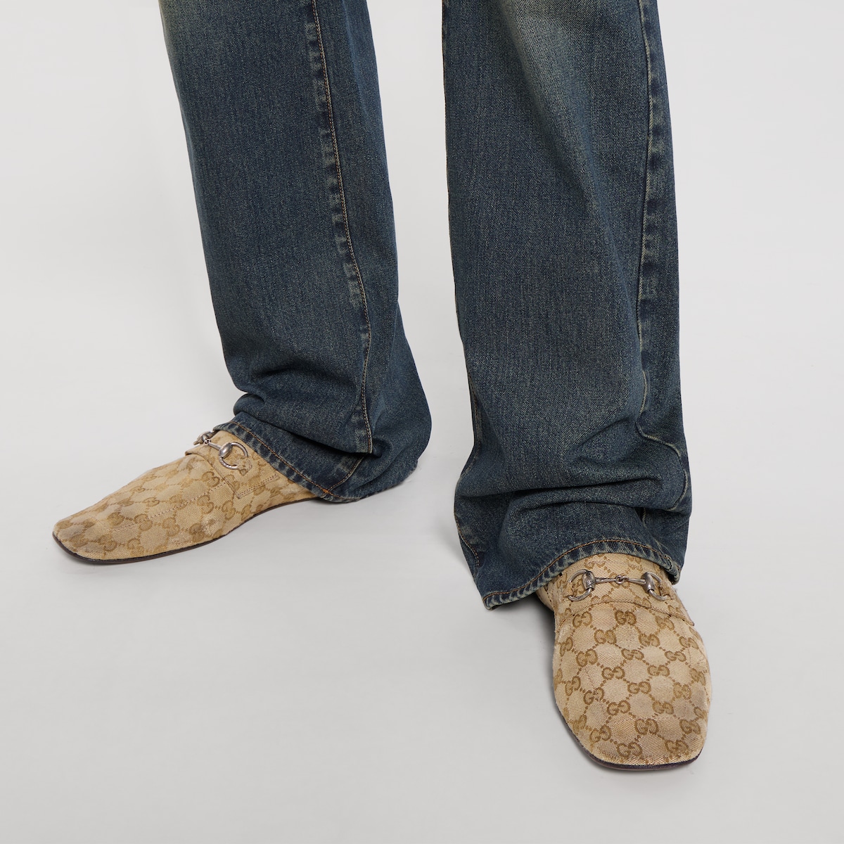 Men's worn-out effect Ragazzo loafer in sand GG canvas - thumbnail 4