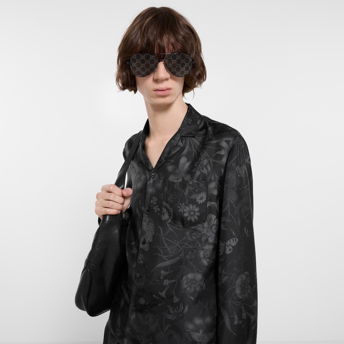 Printed silk twill bowling shirt in black and grey | GUCCI® US