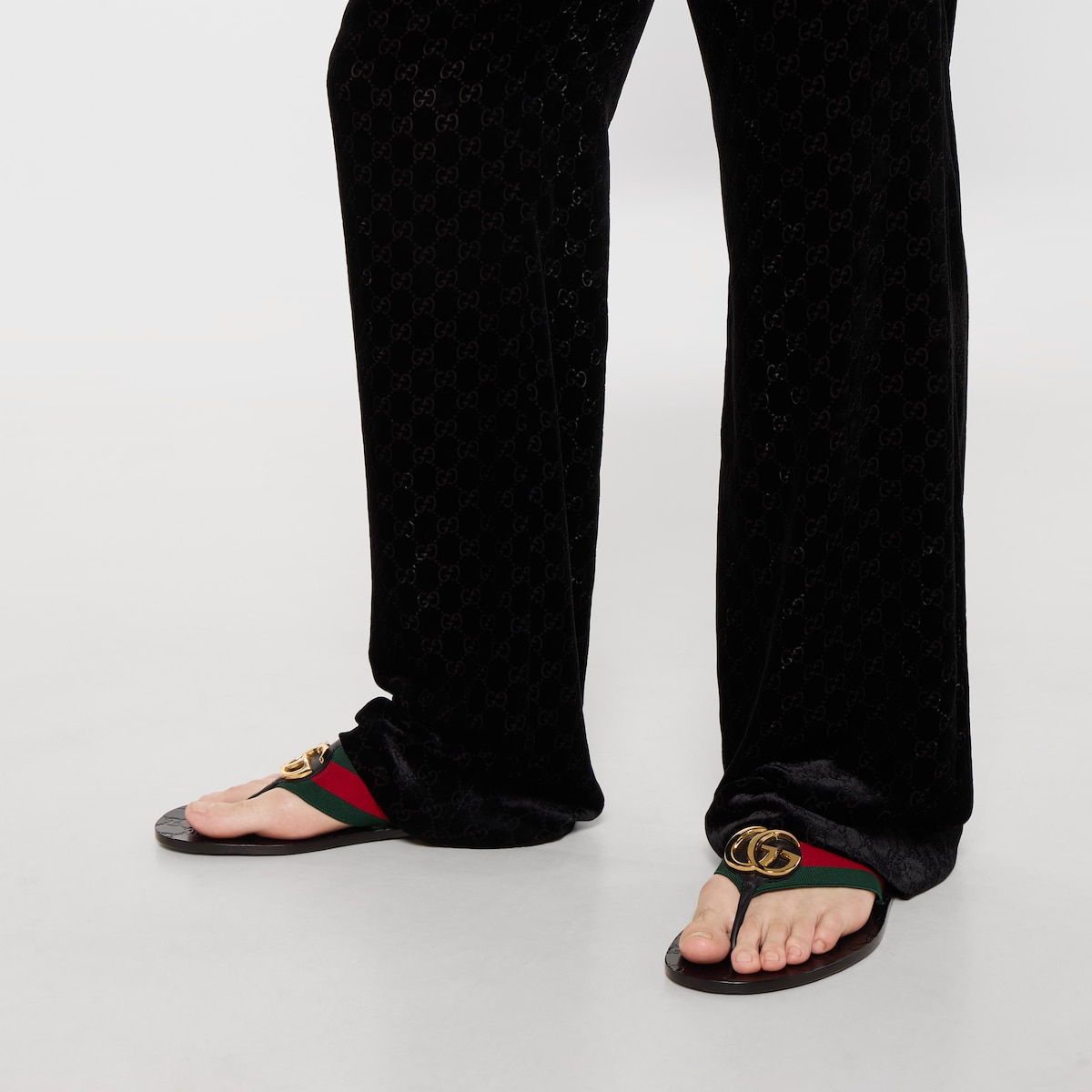 Men's Riviera thong sandal in green and red elastic strap