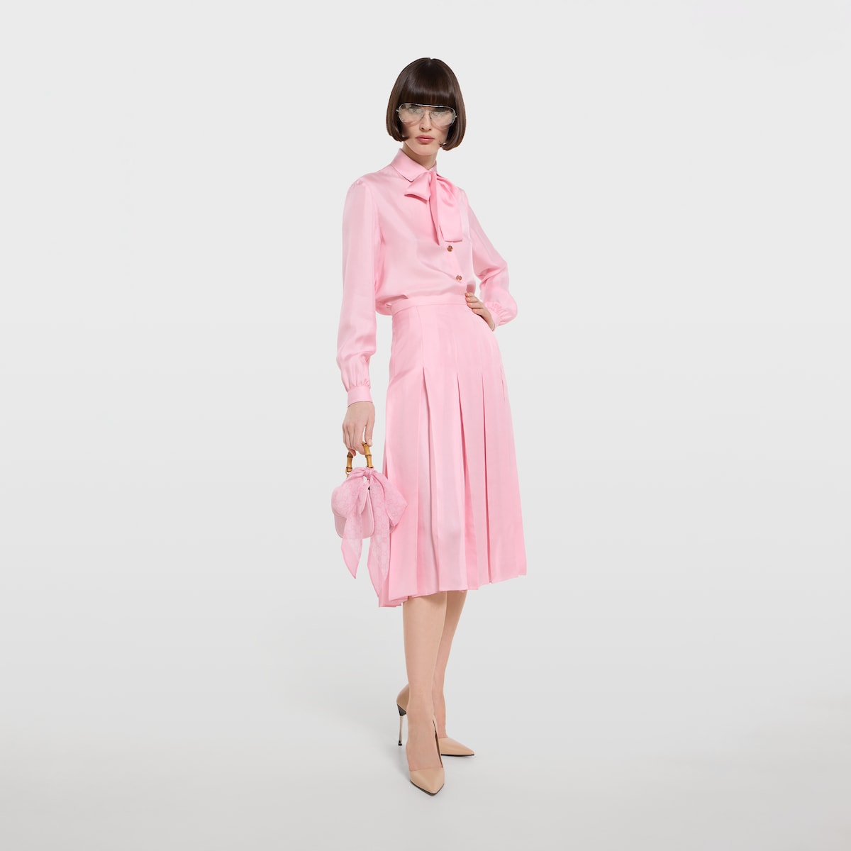 希少❇︎可愛いデザイン❇︎GUCCI❇︎リボン❇︎正規品❇︎鑑定済❇︎お洒落※クリスマス プリント シルクシフォン リボン ・ライトピンク | GUCCI公式