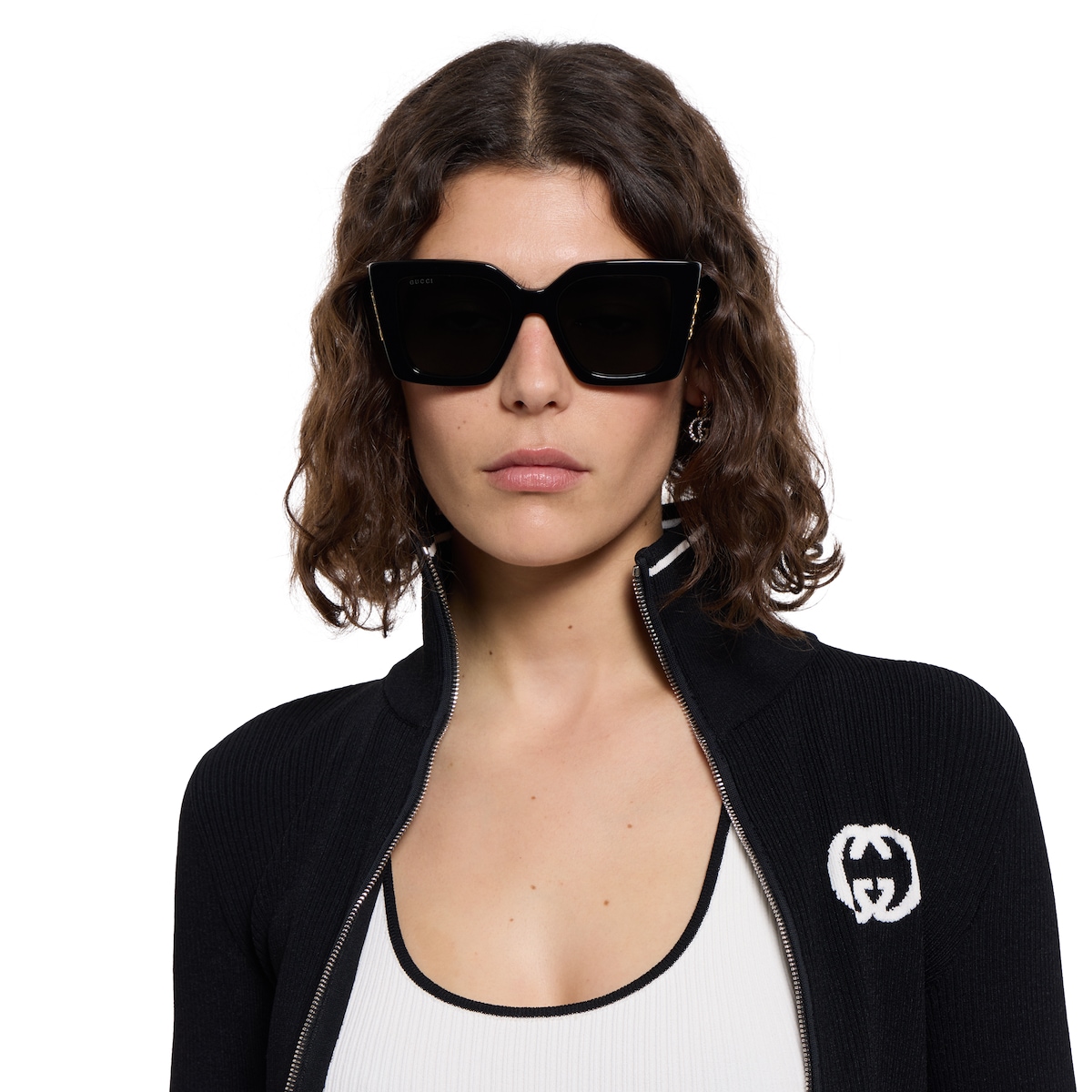 Cat-eye sunglasses in black