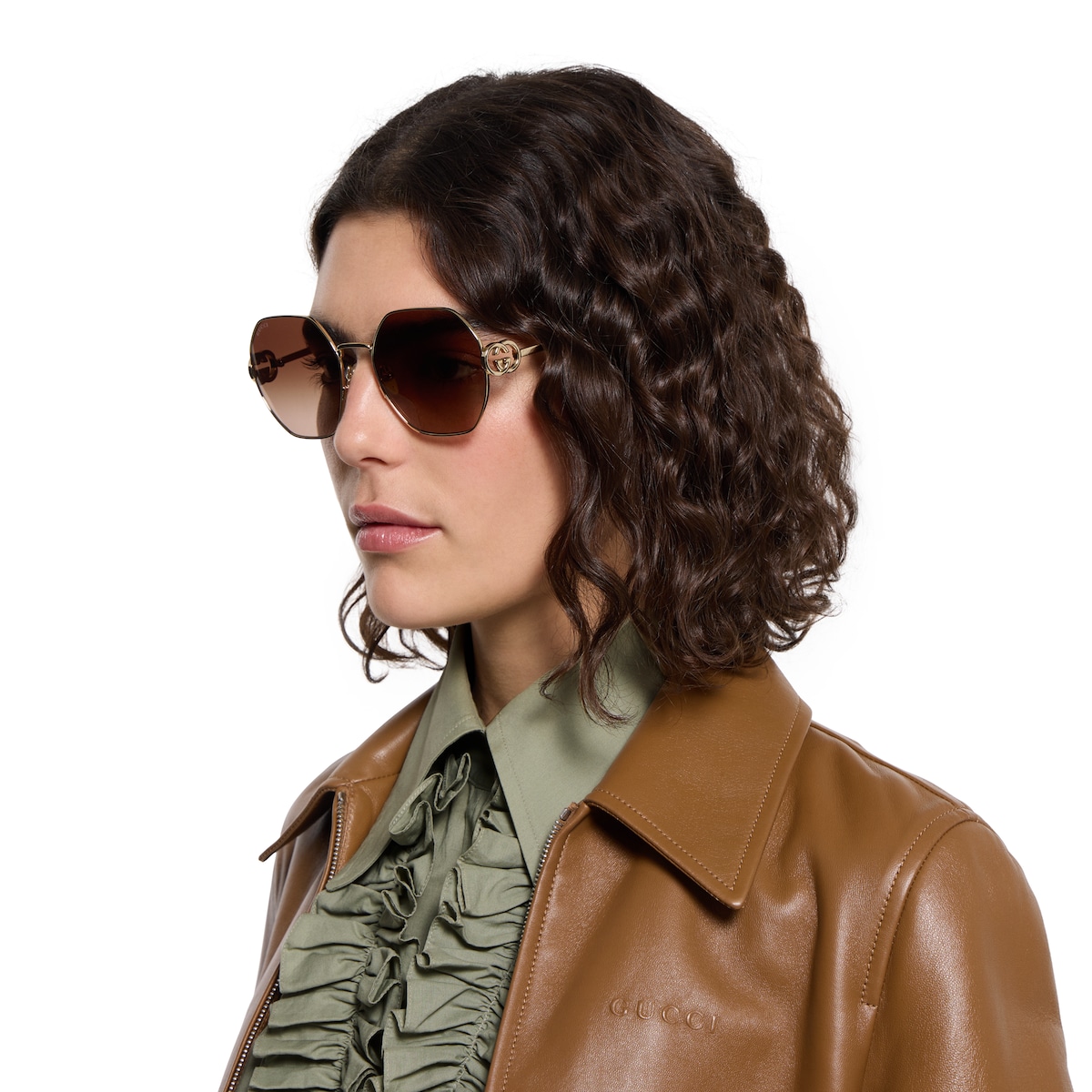 Oval frame sunglasses in gold | GUCCI® US