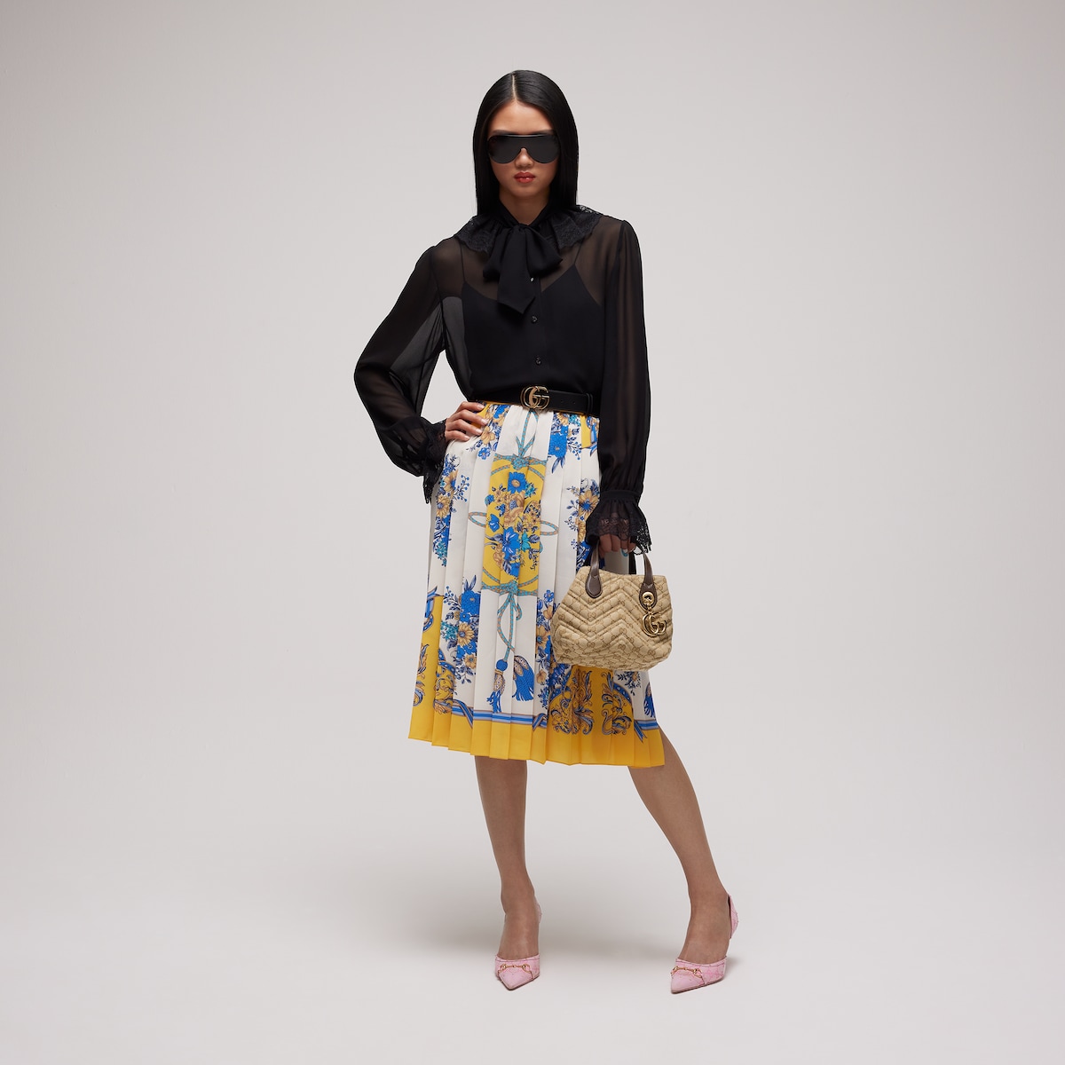 GG Marmont small tote bag in sand and brown GG canvas | GUCCI® ZA