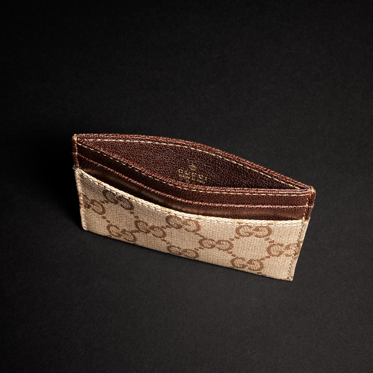 Gucci Essence Classic card case in sand and brown GG canvas | GUCCI® US