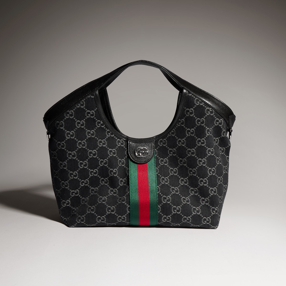 グッチ ジリオ〕スモール トートバッグ ・ブラック GGデニム | GUCCI公式