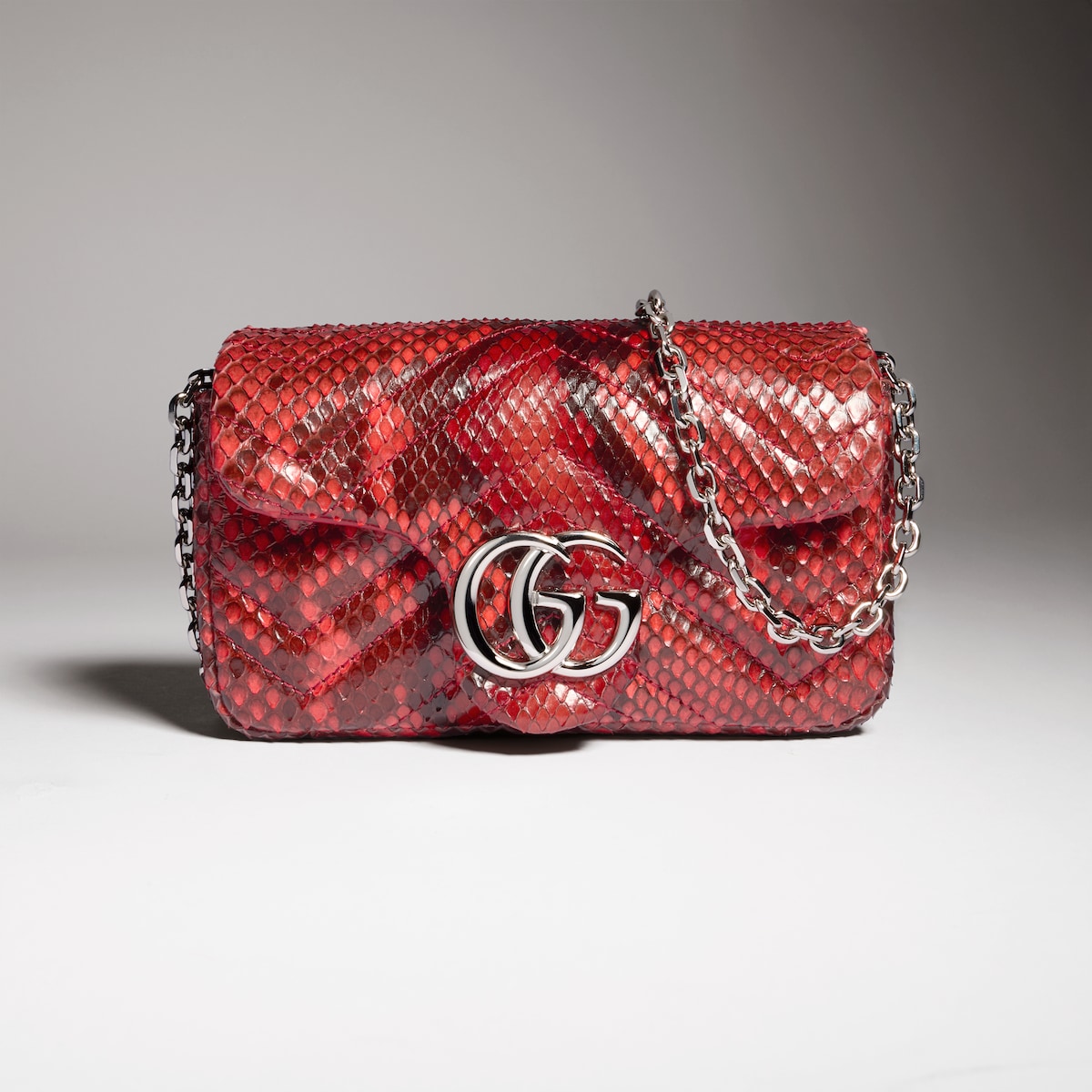 Gucci Python Gg GG Marmont Python-Mini-Schultertasche in tiefrot | GUCCI® DE
